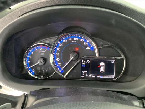 TOYOTA-YARIS-2018
