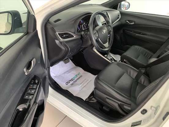 TOYOTA-YARIS-2018
