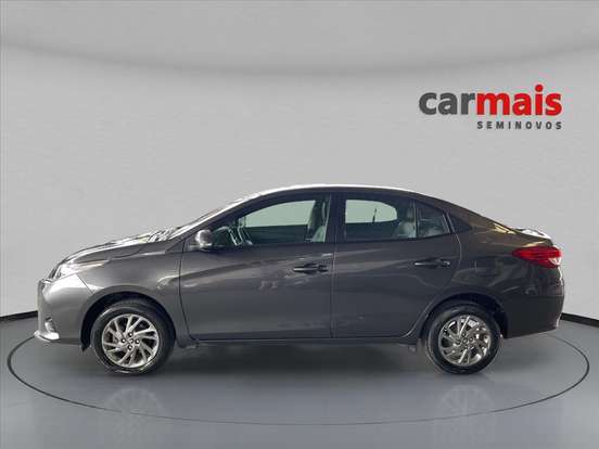TOYOTA-YARIS-2024