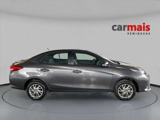 TOYOTA-YARIS-2024