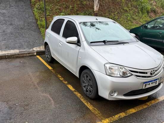 TOYOTA-ETIOS-1.3 X 16V FLEX 4P MANUAL TOYOTA-ETIOS-2014