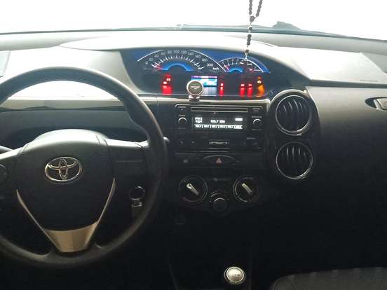 TOYOTA-ETIOS-1.5 XS 16V FLEX 4P MANUAL TOYOTA-ETIOS-2014