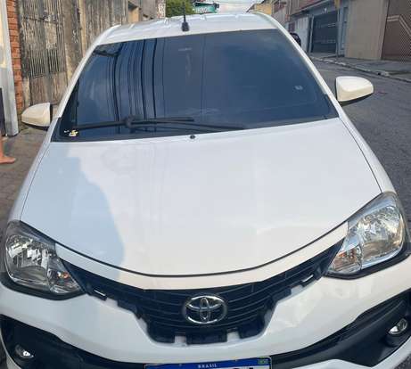TOYOTA-ETIOS-2017