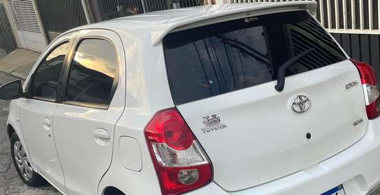 TOYOTA-ETIOS-2017