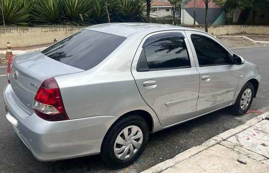TOYOTA-ETIOS-2018