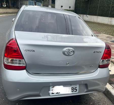 TOYOTA-ETIOS-2018