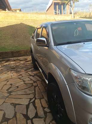 TOYOTA-HILUX-2.7 SRV 4X4 CD 16V FLEX 4P AUTOMÁTICO TOYOTA-HILUX-2012