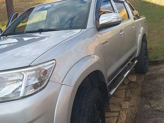 TOYOTA-HILUX-2.7 SRV 4X4 CD 16V FLEX 4P AUTOMÁTICO TOYOTA-HILUX-2012