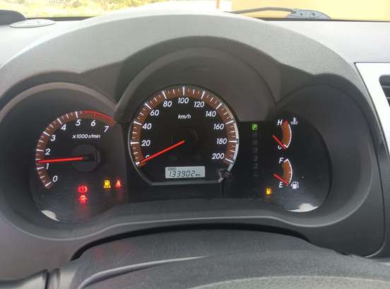 TOYOTA-HILUX-2012