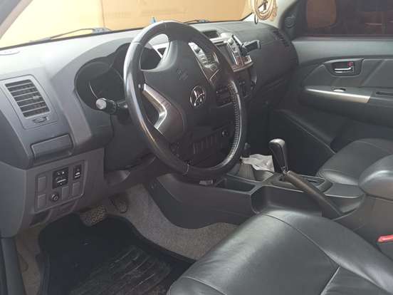 TOYOTA-HILUX-2.7 SRV 4X4 CD 16V FLEX 4P AUTOMÁTICO TOYOTA-HILUX-2012