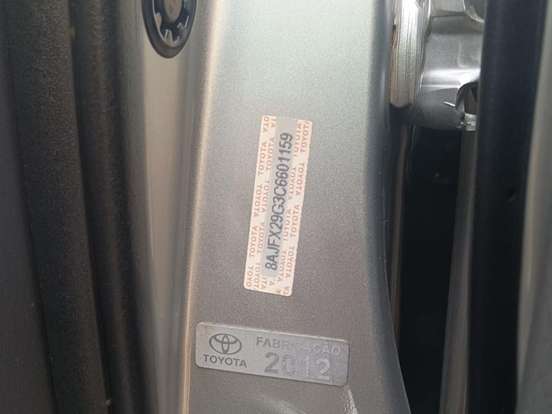 TOYOTA-HILUX-2.7 SRV 4X4 CD 16V FLEX 4P AUTOMÁTICO TOYOTA-HILUX-2012