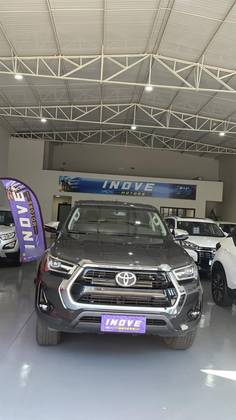 TOYOTA HILUX 2.8 D-4D TURBO DIESEL CD SRV 4X4 AUTOMÁTICO