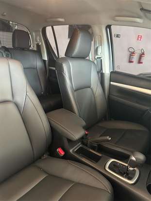 TOYOTA-HILUX-2.8 D-4D TURBO DIESEL CD SRV 4X4 AUTOMÁTICO TOYOTA-HILUX-2026