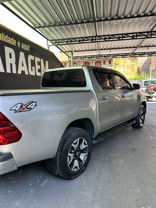 TOYOTA-HILUX-2020