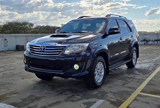 TOYOTA HILUX SW4 3.0 SRV 4X4 16V TURBO INTERCOOLER DIESEL 4P AUTOMÁTICO