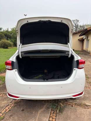 TOYOTA-YARIS-2019