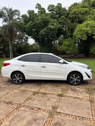 TOYOTA-YARIS-2019