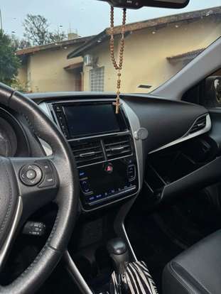 TOYOTA-YARIS-2019