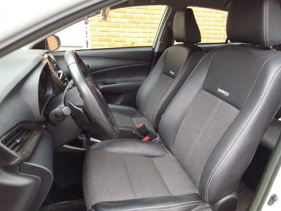 TOYOTA-YARIS-2022