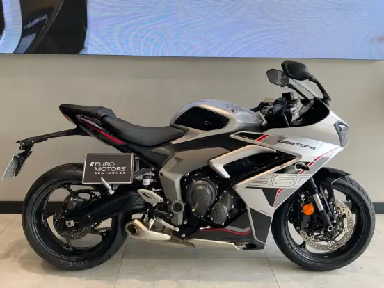 TRIUMPH-DAYTONA 660-2026