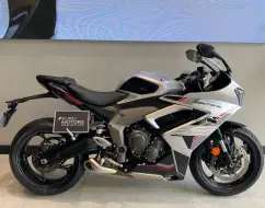 TRIUMPH DAYTONA 660 TRIUMPH DAYTONA 660