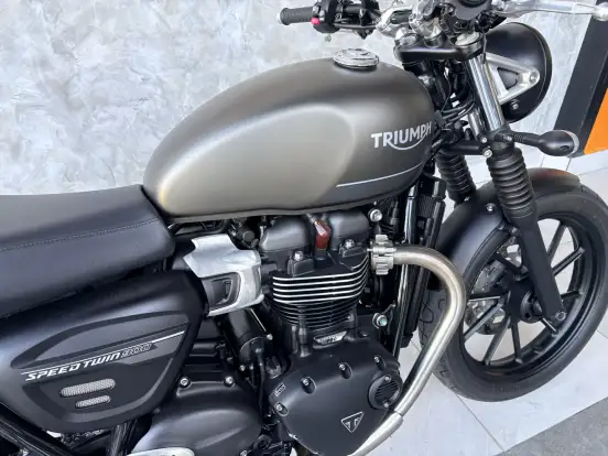 TRIUMPH-SPEED TWIN 900-2023
