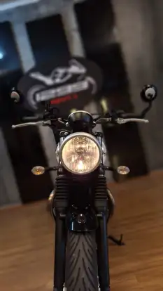 TRIUMPH-STREET TWIN-2018