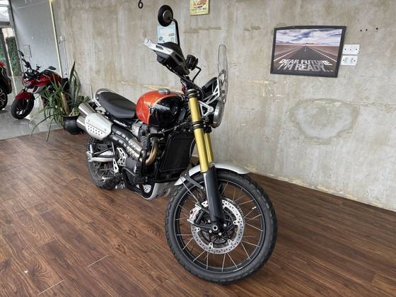 TRIUMPH BONNEVILLE SCRAMBLER 1200 XE 
