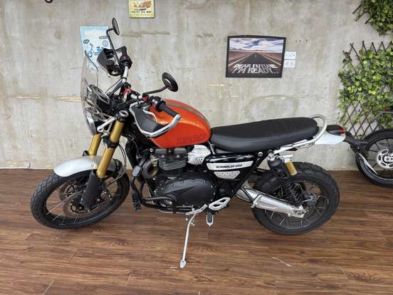 TRIUMPH-BONNEVILLE SCRAMBLER 1200 XE-2024