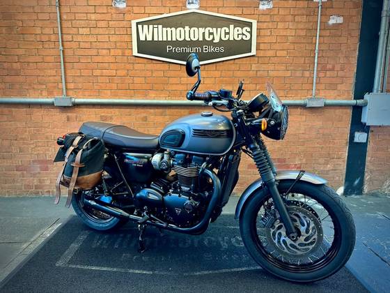 TRIUMPH BONNEVILLE T120 BLACK 1200 