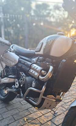 TRIUMPH-SCRAMBLER 1200 XE-2019