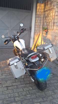 TRIUMPH-SCRAMBLER 1200 XE-2019