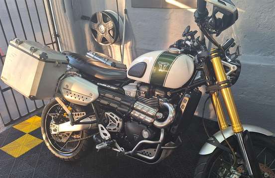 TRIUMPH-SCRAMBLER 1200 XE-2019