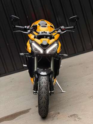 TRIUMPH-STREET TRIPLE RS ABS-2024