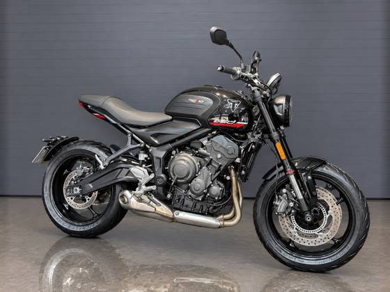 TRIUMPH TRIDENT 660 