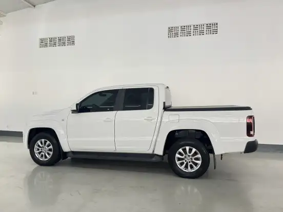 VOLKSWAGEN-AMAROK-2021