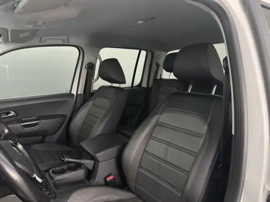VOLKSWAGEN-AMAROK-2021
