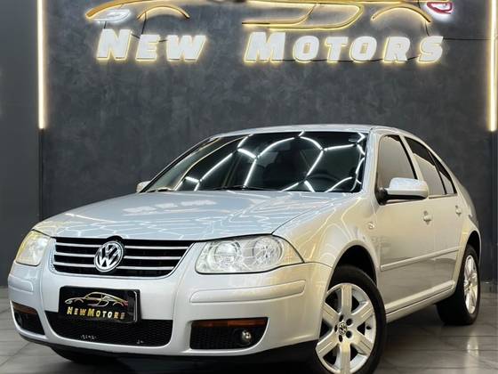 VOLKSWAGEN BORA 2.0 MI 8V GASOLINA 4P TIPTRONIC