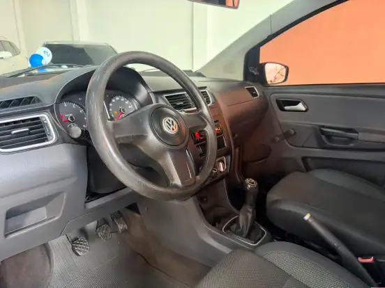 VOLKSWAGEN-FOX-2010