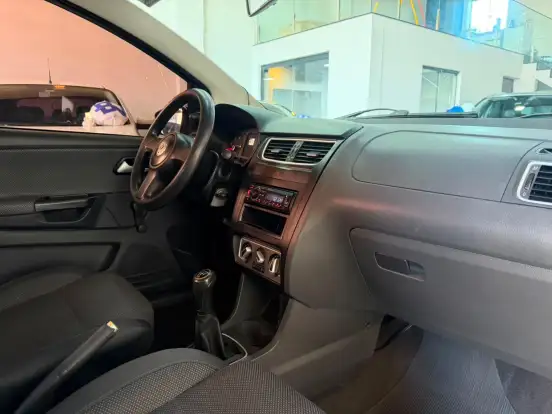 VOLKSWAGEN-FOX-2010