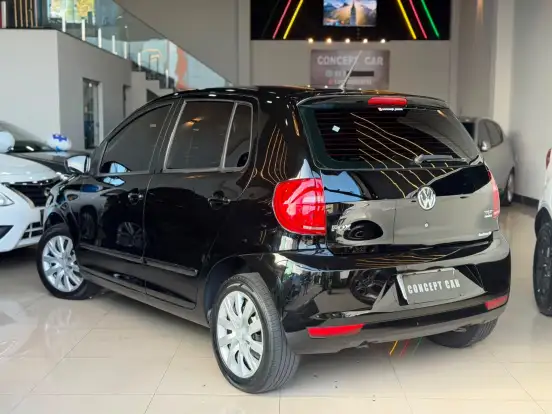 VOLKSWAGEN-FOX-2010