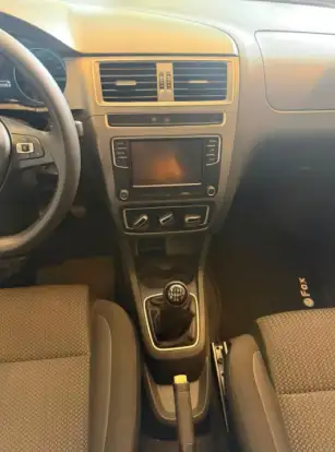 VOLKSWAGEN-FOX-2021