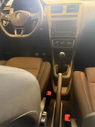 VOLKSWAGEN-FOX-2021