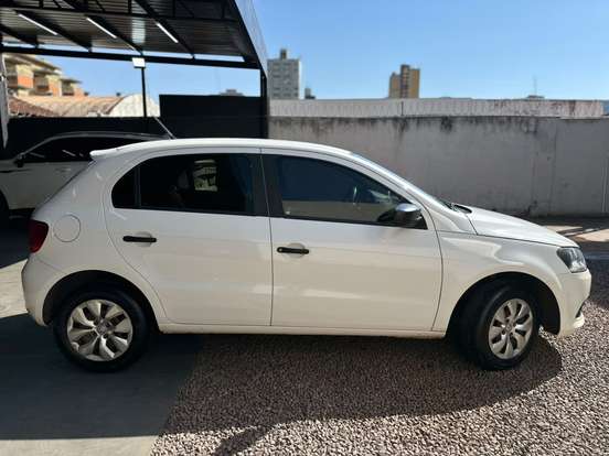 VOLKSWAGEN-GOL-2015
