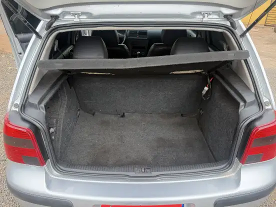 VOLKSWAGEN-GOLF-2001
