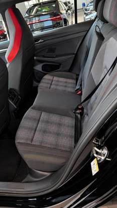 VOLKSWAGEN-GOLF-2026