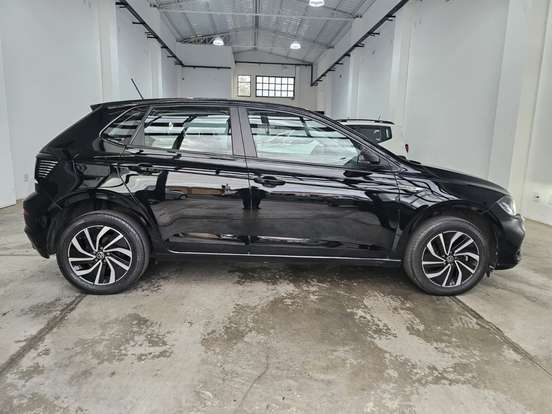 VOLKSWAGEN-POLO-2023