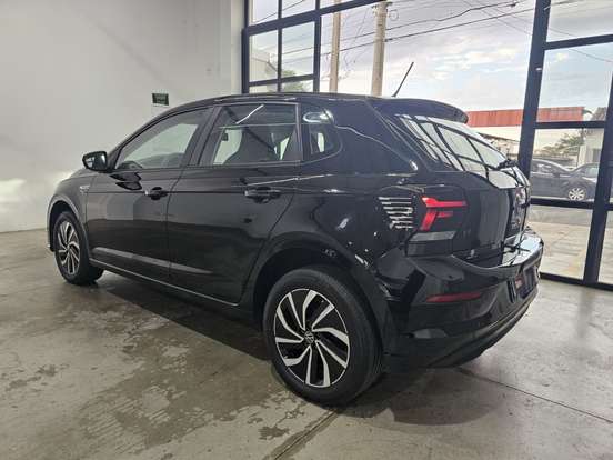 VOLKSWAGEN-POLO-2023