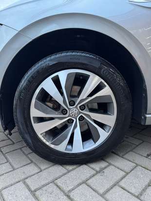 VOLKSWAGEN-POLO-2018