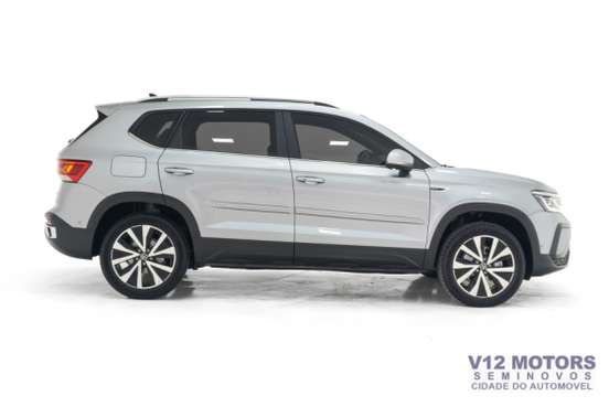 VOLKSWAGEN-TAOS-2023